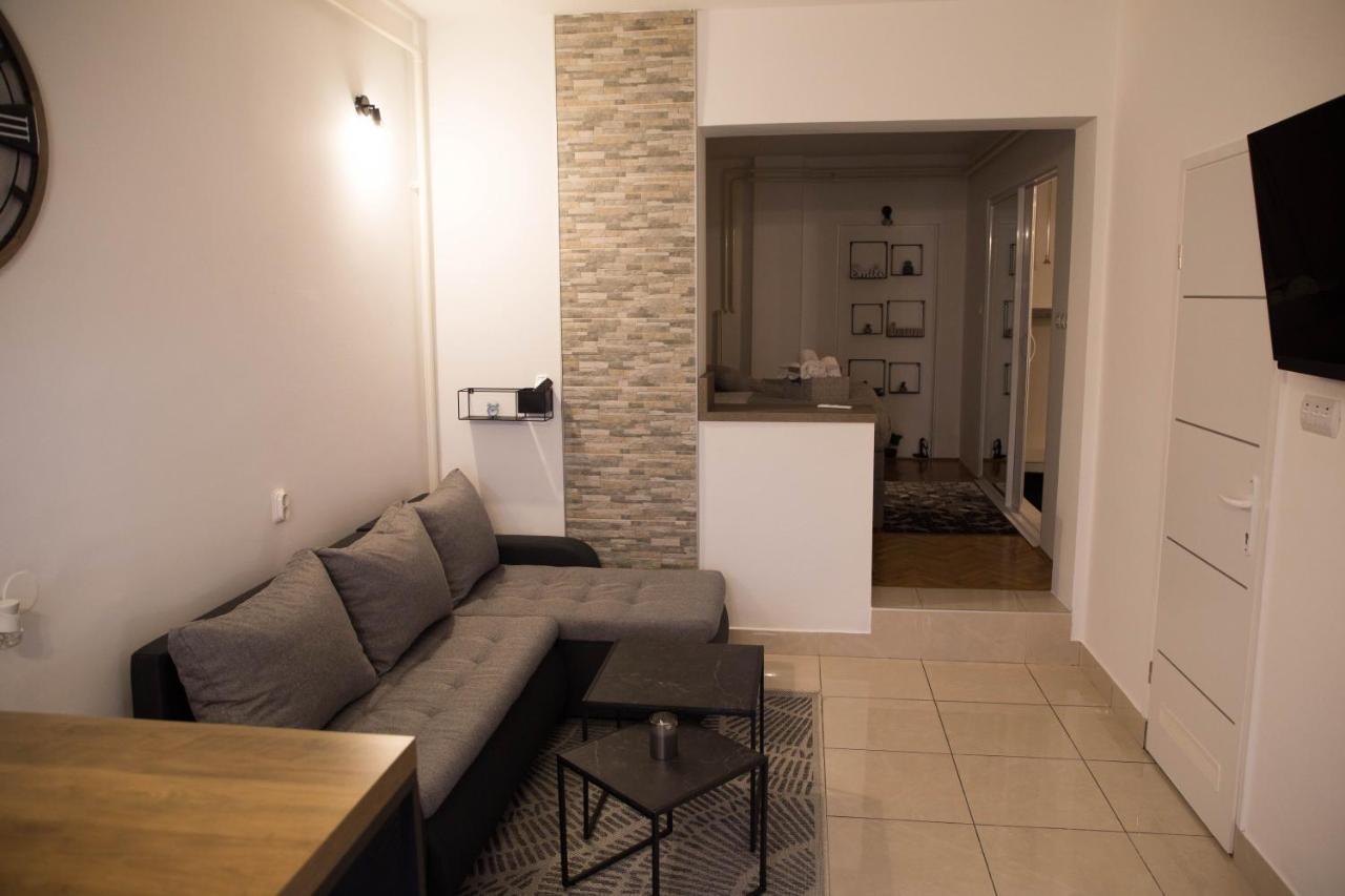 Studio Apartman Suburban Visnjevac Buitenkant foto